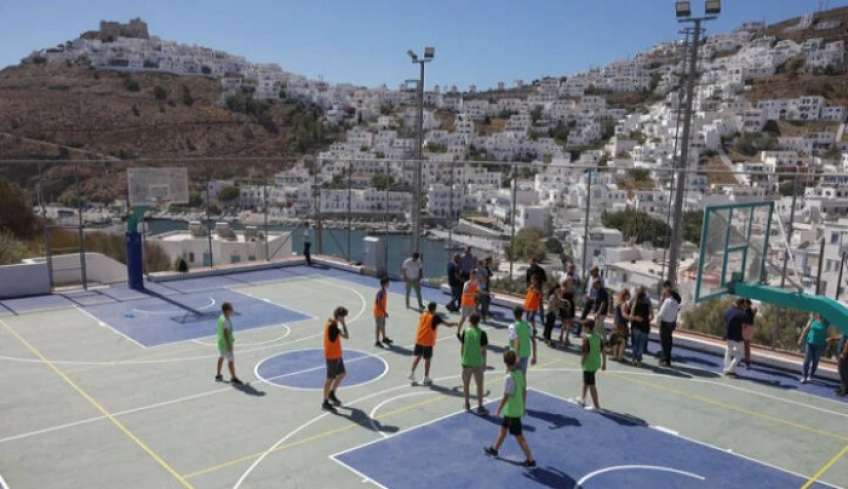 Ίδρυμα «Παύλος Γιαννακόπουλος»: Ολική ανάπλαση του γηπέδου μπάσκετ του Γυμνασίου-Λυκείου Αστυπάλαιας