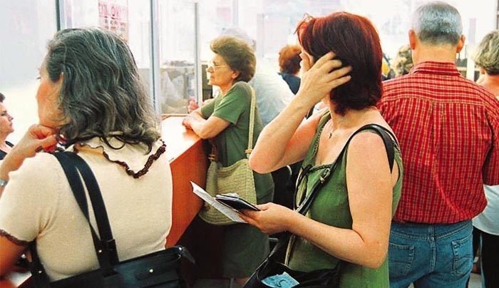 Ακόμα δεν έχουν καταβάλει τα οικογενειακά επιδόματα σε 640.000 δικαιούχους