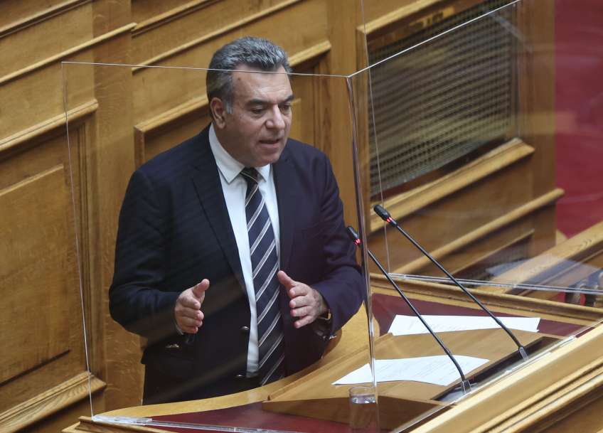 ΜΑΝΟΣ ΚΟΝΣΟΛΑΣ: «Πόροι στις τοπικές κοινότητες για να μπορούν να λύσουν προβλήματα στα χωριά»