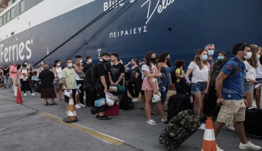 Μετάλλαξη Δέλτα: Σαρωτικοί έλεγχοι στα νησιά – Κενά στα υγειονομικά πρωτόκολλα