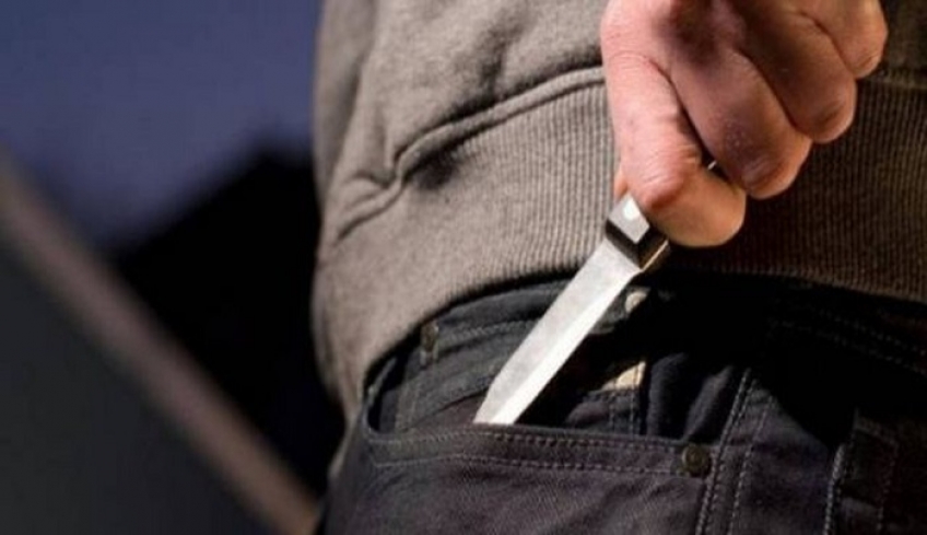Σοκ στο Βόλο: Μαχαίρωσε και σκότωσε τον φίλο του μπροστά στα παιδιά του