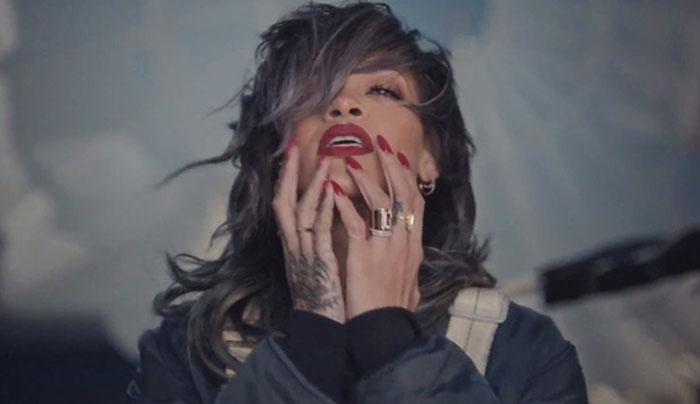 Το νέο βίντεο της Rihanna για το “American Oxygen”