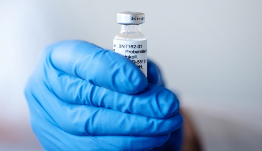 Pfizer: Μέσα στο εργαστήριο παραγωγής του εμβολίου [ΒΙΝΤΕΟ]