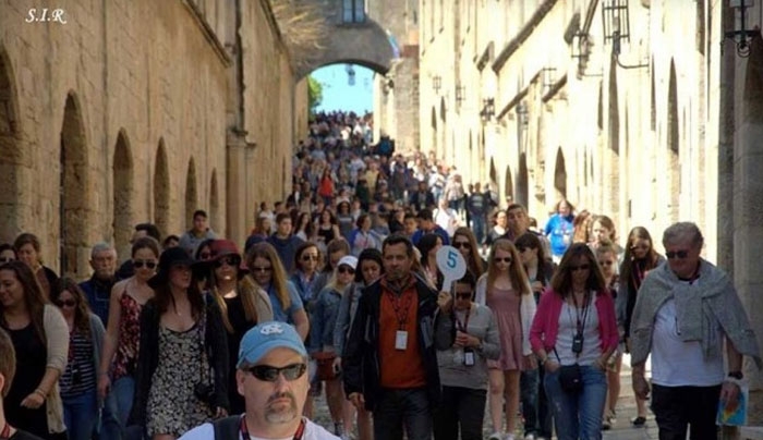 Διψήφιο ποσοστό ανόδου προβλέπουν για Ελλάδα και το 2019 οι κορυφαίοι tour operators