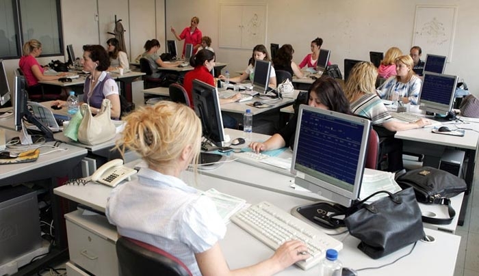 Ασφαλιστικός «γολγοθάς» περιμένει και τους δημοσίους υπαλλήλους: Τα 5+1 σημεία που πρέπει να γνωρίζουν