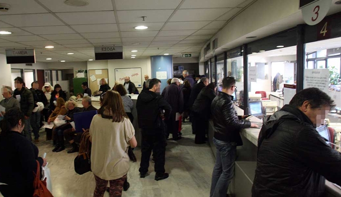 Εφορία: Τι φόρο θα πληρώσουν φέτος οι ελεύθεροι επαγγελματίες