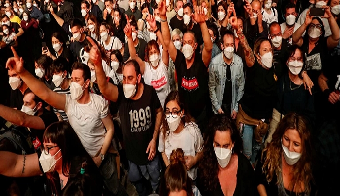 Το πείραμα της Ισπανίας: 5.000 άτομα σε ροκ συναυλία στη Βαρκελώνη - Τα μέτρα και οι προϋποθέσεις [Εικόνες]