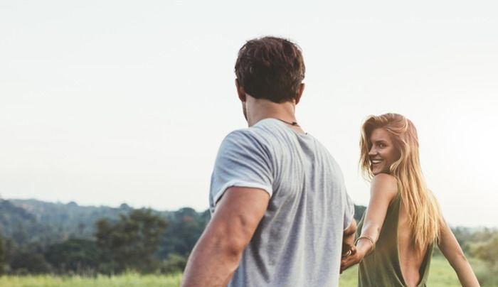 Μείνε single, μέχρι να βρεις τον άντρα που θα ξέρει ότι οι σχέσεις δεν είναι βγαλμένες από παραμύθι