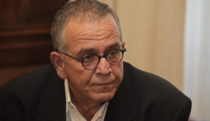 Συνθήματα κατά Μουζάλα στο αεροδρόμιο της Χίου -Τον φυγάδευσαν (βίντεο)
