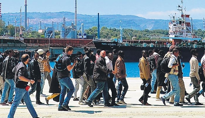 Με συμβόλαια αξίας 14.000 δολαρίων περνάνε οι παράνομοι μετανάστες στην Ελλάδα