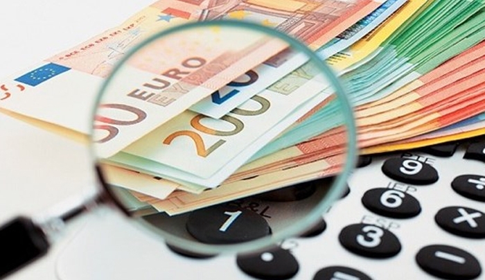 Τα σενάρια για μείωση του αφορολόγητου - Περικοπή του ορίου στα 6.000 € από 8.636