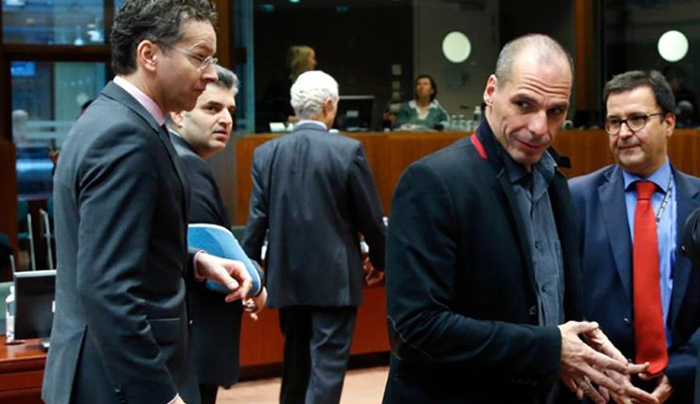 Bloomberg: Πως η Ελλάδα θα αποφύγει την «παγίδα» της 9ης Απριλίου