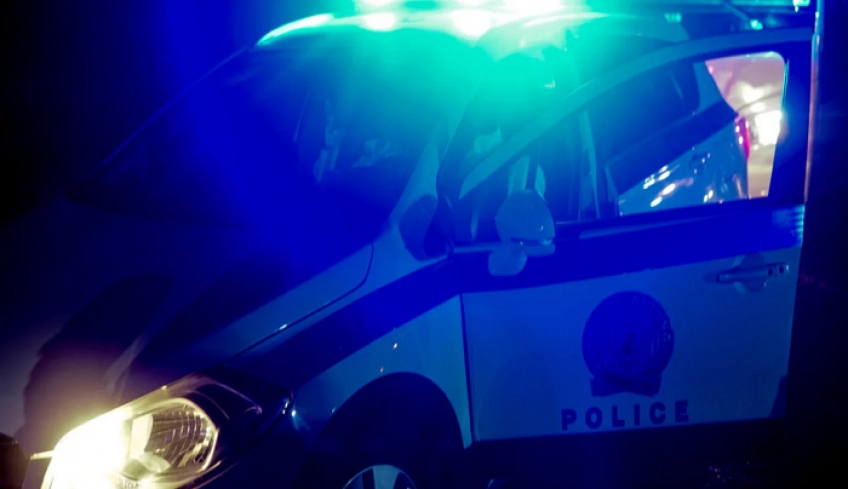 «Ροντέο» με πυροβολισμούς στη Λέσβο: Τραυματίστηκε αστυνομικός, φθορές σε περιπολικό -Οκτώ συλλήψεις