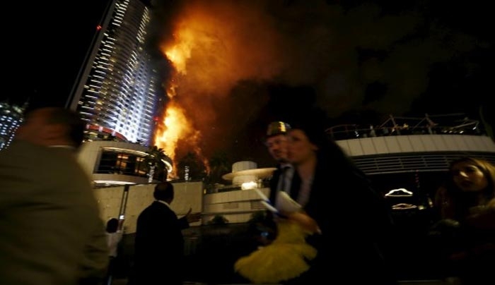 &quot;Μία ώρα και τέλος, είμαι νεκρός&quot;! Φωτογράφος κρεμασμένος από τον 48ο όροφο του φλεγόμενου ξενοδοχείου στο Ντουμπάι!