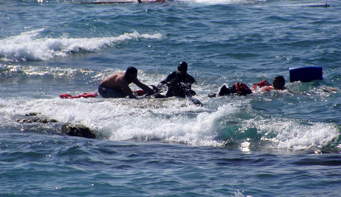 Νέο τραγικό ναυάγιο: 11 νεκροί και 13 αγνοούμενοι πρόσφυγες από σκάφος που βυθίστηκε στο Φαρμακονήσι