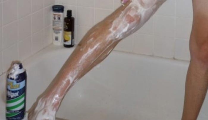 Σχεδόν το 50% του ανδρικού πληθυσμού ξυρίζει τα πόδια του - Δείτε γιατί!