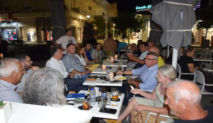 Η συνάντηση των κατοίκων και επιχειρηματιών της πλατείας Κονίτσης και του εμπορικού κέντρου Κω με τον Δήμαρχο - Προτάσεις και αποφάσεις που ελήφθησαν