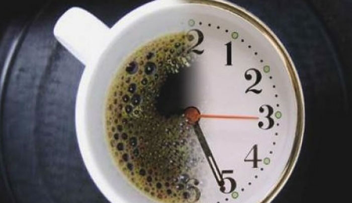Προσοχή γιατί πίνετε τον πρωινό σας καφέ την λάθος ώρα! (Video)
