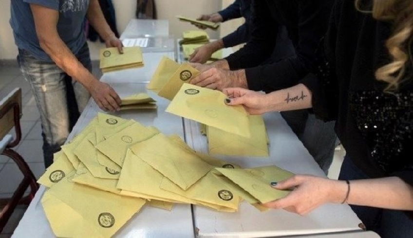 Επανακαταμέτρηση ψήφων σε 8 περιφέρειες της Κωνσταντινούπολης