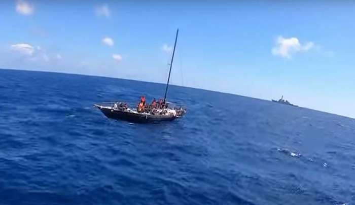 Κεφαλονιά: Δύο συλλήψεις μετά τη διάσωση 57 μεταναστών από το Λιμενικό -Bίντεο από την επιχείρηση