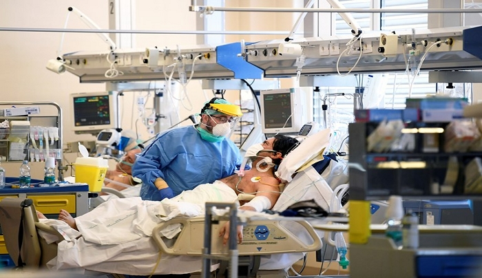 Δημόπουλος: Αρχίζει η χορήγηση πλάσματος από ιαθέντες σε σοβαρά νοσούντες ασθενείς