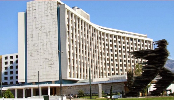 Στον Νισύριο Τζον Κατσιματίδη έγειρε η ζυγαριά για την αγορά του Hilton Αθηνών