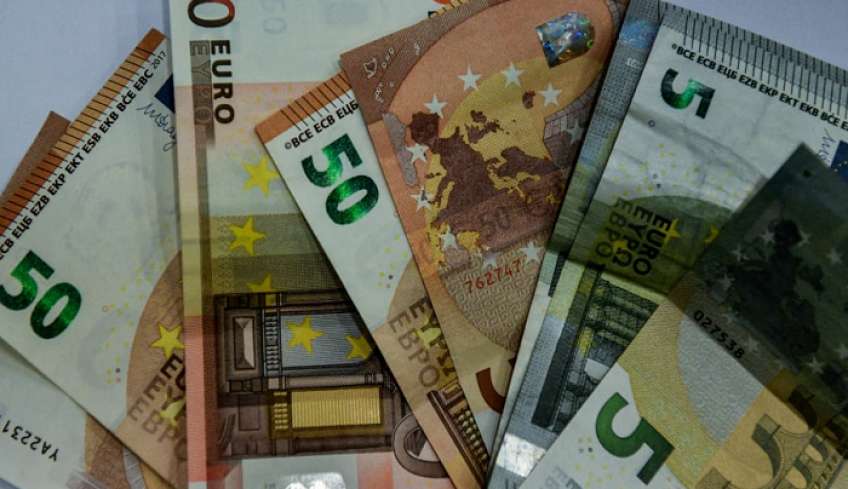 Από σήμερα σε ισχύ ο νέος κατώτατος μισθός: Τι αλλάζει για επιδόματα και Δώρο Πάσχα
