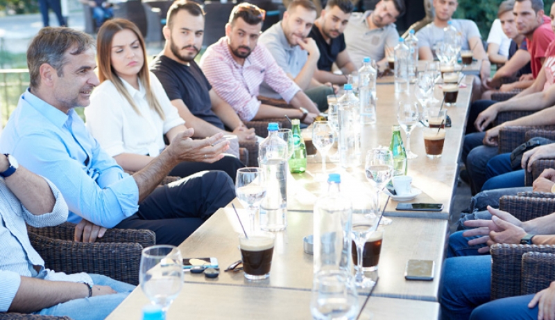 Δέσμευση Μητσοτάκη για μείωση του ΦΠΑ στην εστίαση στο 13%