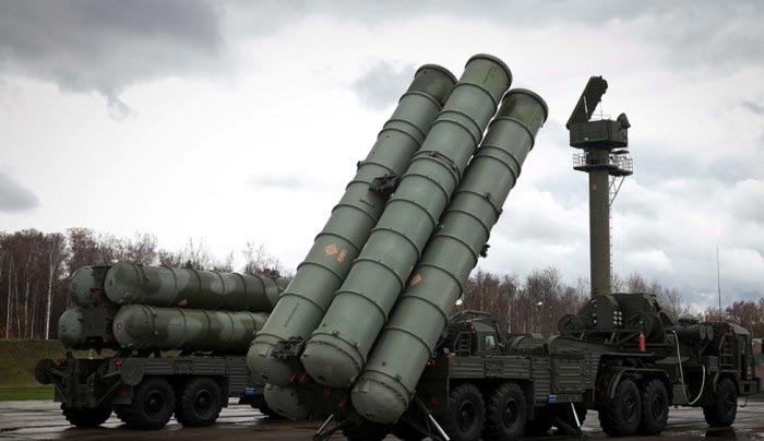 Με S-400 στα συριακά εδάφη απαντά στην Τουρκία ο Πούτιν