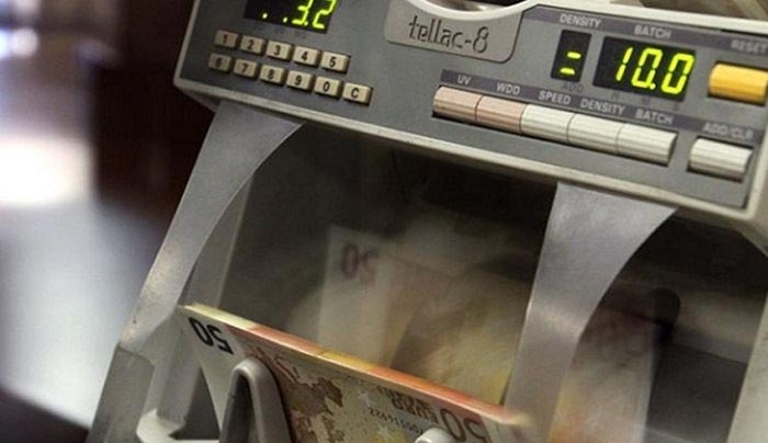 Πάει ο ακατάσχετος λογαριασμός, τώρα μιλούν για φορολογικά κίνητρα
