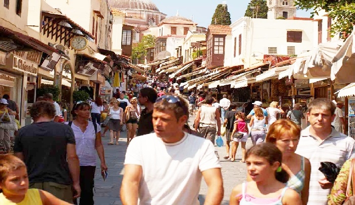 ITB: Ελαφρά αύξηση της τουριστικής κίνησης στην Ελλάδα το 2019