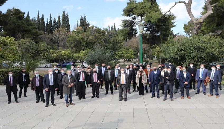 Δικηγόροι: Παρέδωσαν στο Μαξίμου ψήφισμα διαμαρτυρίας για τα ελλιπή μέτρα στήριξης του κλάδου