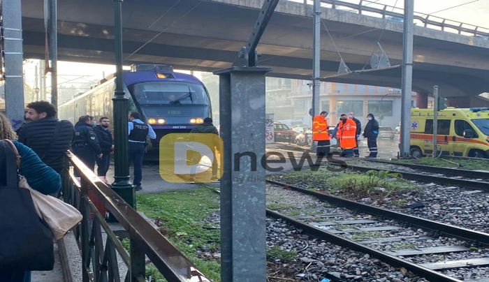 Νέο σιδηροδρομικό δυστύχημα στην Αθήνα: Άνδρας παρασύρθηκε από τρένο σε διάβαση (εικόνες&βίντεο)
