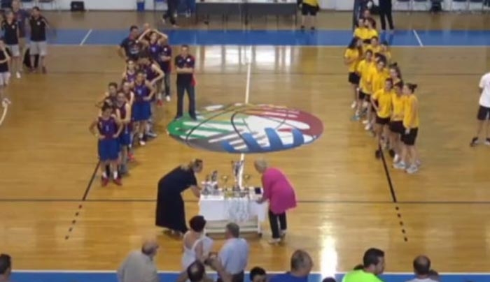 Ντροπή! Ξύλο μεταξύ γονέων σε Πανελλήνιο Κορασίδων [βίντεο]