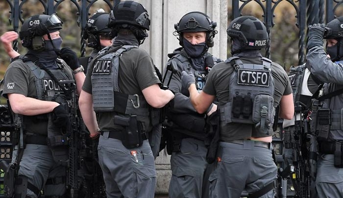 Συλλήψεις στο Μπέρμιγχαμ για την επίθεση στο Λονδίνο - Νέο βίντεο με τη στιγμή των πυροβολισμών