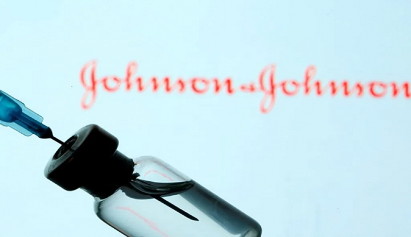 Μόσιαλος: 100% προστασία από νοσηλεία παρέχει το εμβόλιο της Johnson &amp; Johnson