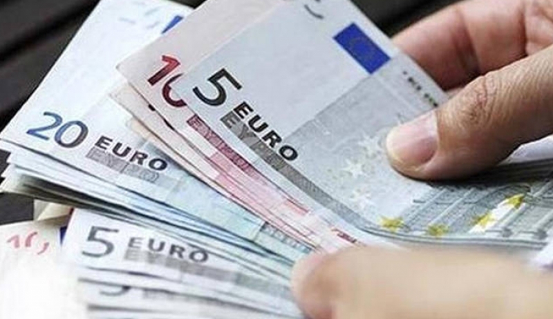 ΟΑΕΔ: Είσαι άνεργος; Δες αν δικαιούσαι το νέο επίδομα 360 ευρώ
