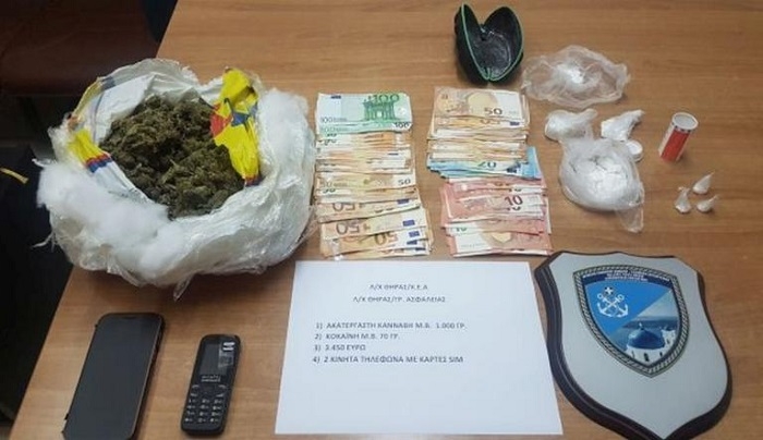 Τον τσάκωσαν στη Σαντορίνη με ένα κιλό χασίς