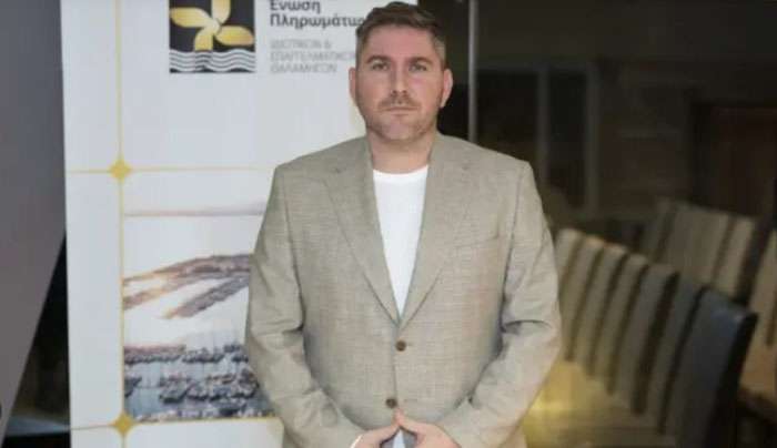 Γ. Βαλλής: «Κανένας Έλληνας δεν είναι μόνος» – Με συμβολή της Ένωσης Πληρωμάτων Θαλαμηγών ο επαναπατρισμός 14 Ελλήνων από τη Ντόχα
