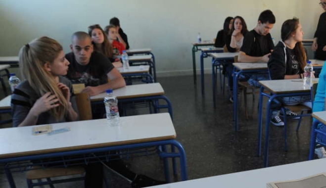 Πανελλαδικές: Ανατροπές στον αριθμό των εισακτέων και στις βάσεις εισαγωγής