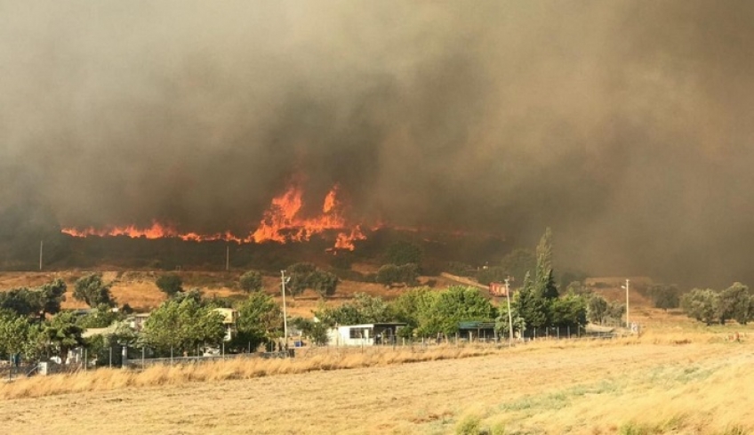 Φωτιά στην Τουρκία: Ορατός μέχρι την Ιεράπετρα ο καπνός - Πώς φαίνεται από τα ελληνικά νησιά
