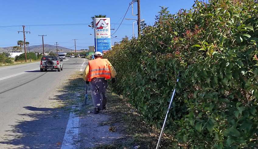 Σε εξέλιξη εργασίες αποψίλωσης στο δρόμο προς Τιγκάκι