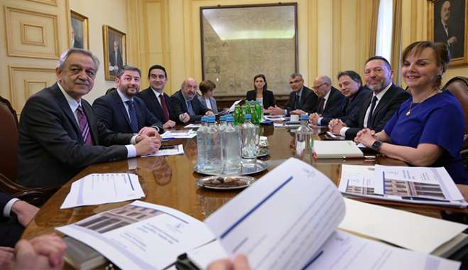 Συνάντηση Ανδρουλάκη, Νικητιάδη, Γερουλάνου, Κουκουλόπουλου, Κατρίνη με τον Διοικητή της ΤτΕ Γ.Στουρνάρα