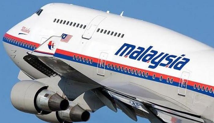 Νέα στοιχεία για την μυστηριώδη πτήση των Μαλαισιανών Αερογραμμών - Άδειο το κόκπιτ λίγο πριν τη συντριβή