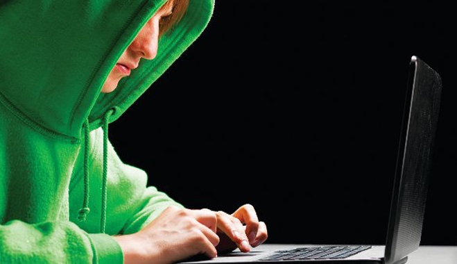 Μάστιγα οι ηλεκτρονικοί εκβιασμοί: Κοπέλες με νευρικό κλονισμό εξ αιτίας της δημοσιοποίησης γυμνών τους φωτογραφιών