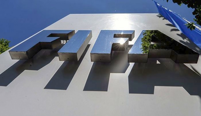 Σκάει… βόμβα από FIFA; «Σκέφτεται να βάλει τέλος στους δανεισμούς παικτών»