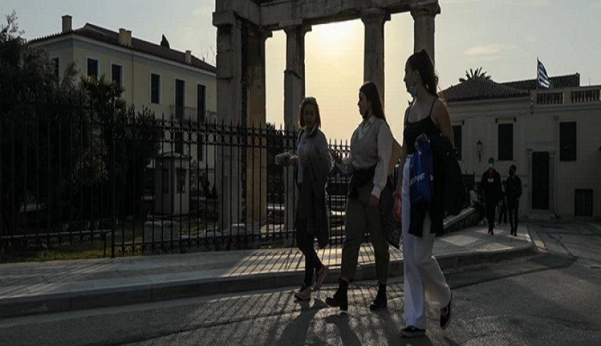 Τέλος το lockdown: Παρελθόν τα sms, ελεύθερες μετακινήσεις και λιανεμπόριο - Aπαγόρευση κυκλοφορίας στις 00:30
