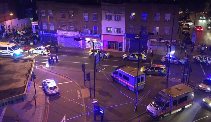 Τρόμος ξανά στο Λονδίνο! Βαν έπεσε πάνω σε πεζούς – "Θέλω να σκοτώσω όλους τους Μουσουλμάνους" φώναζε ο δράστης