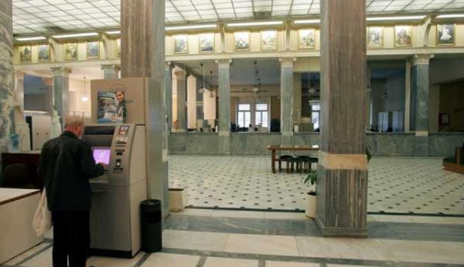 Στο τραπέζι και πάλι ο φόρος στις τραπεζικές συναλλαγές