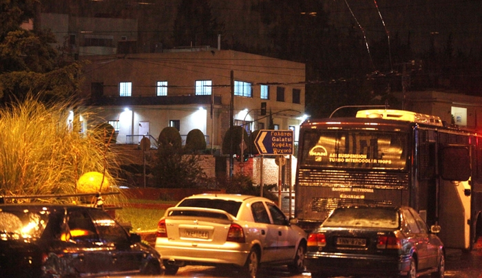 Ένοπλη τρομοκρατική επίθεση: Γάζωσαν με καλάσνικοφ την πρεσβεία του Ισραήλ